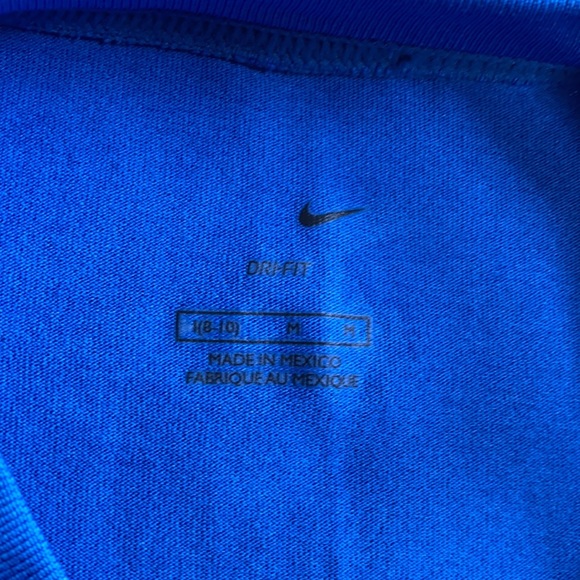 Nike workout shirt - Picture 2 of 3